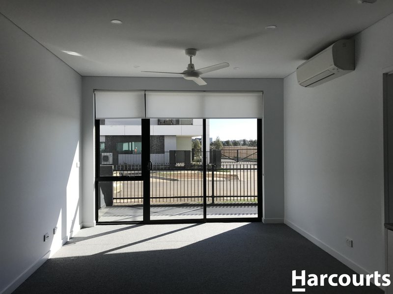 Photo - 2/2 Clark Street, Williams Landing VIC 3027 - Image 3