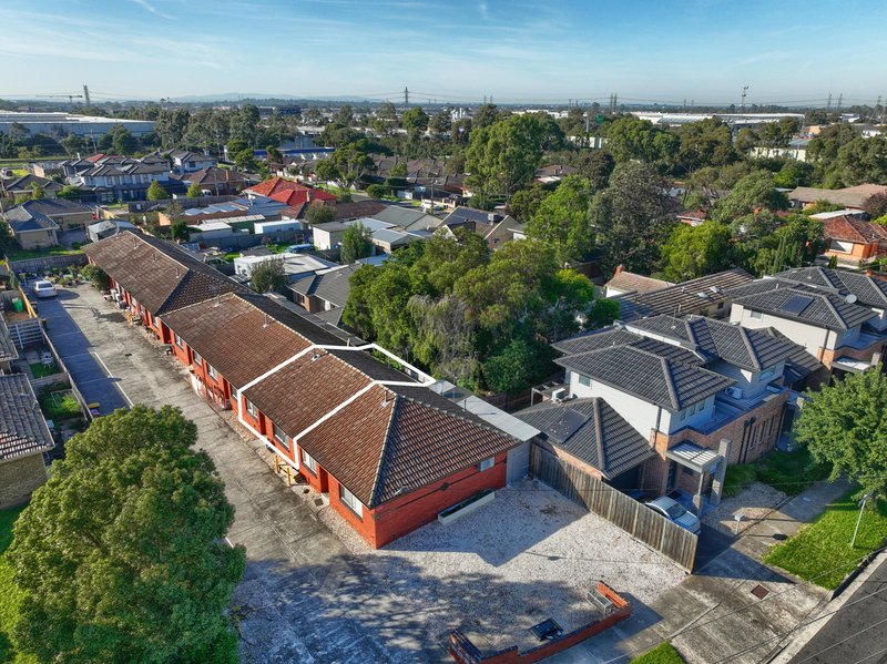 Photo - 2/2 Clarke Street, Thomastown VIC 3074 - Image 9