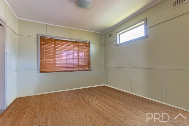 Photo - 22 Clarke Street, Tumut NSW 2720 - Image 3