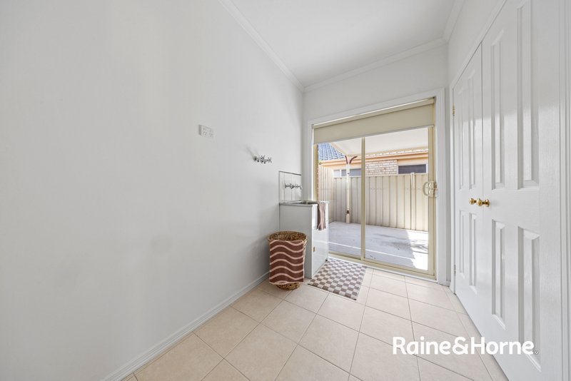 Photo - 22 Cleland Way, Caroline Springs VIC 3023 - Image 13