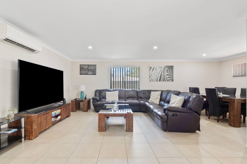 Photo - 22 Clermont Street, Holmview QLD 4207 - Image 4