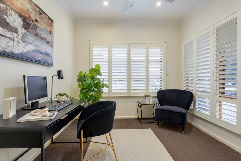 Photo - 22 Clopton Rise, Craigieburn VIC 3064 - Image 10