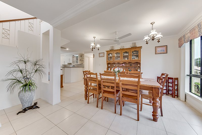 Photo - 22 Coleman Crescent, Pacific Heights QLD 4703 - Image 4