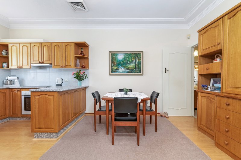 Photo - 22 Collins Crescent, Yagoona NSW 2199 - Image 6