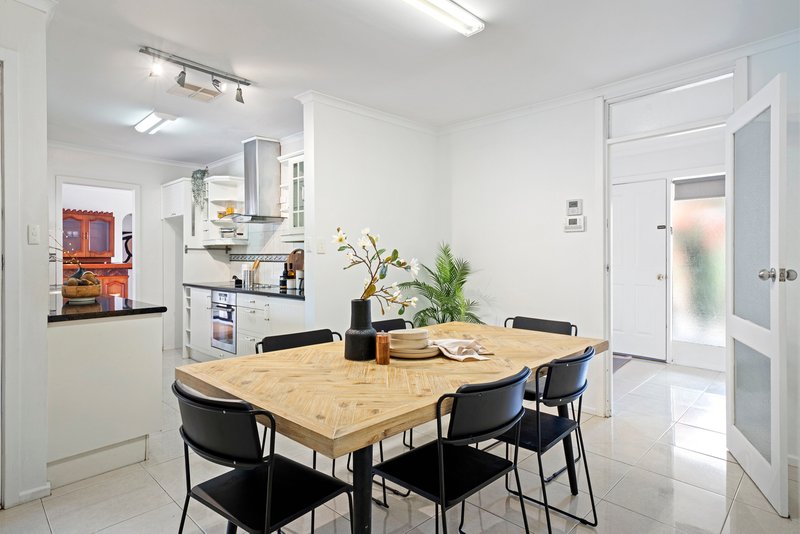 Photo - 22 Columbia Crescent, Modbury North SA 5092 - Image 11