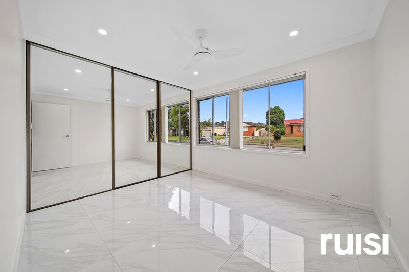 Photo - 22 Comberford Close, Prairiewood NSW 2176 - Image 6