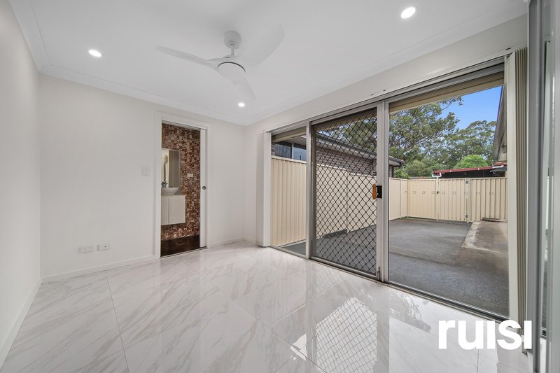 Photo - 22 Comberford Close, Prairiewood NSW 2176 - Image 8
