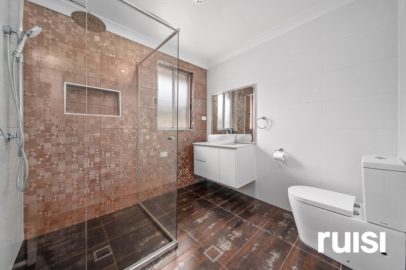 Photo - 22 Comberford Close, Prairiewood NSW 2176 - Image 9