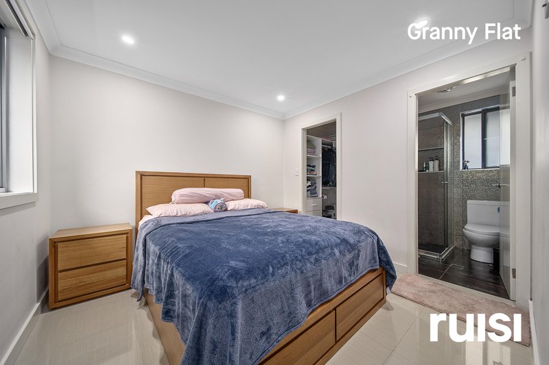 Photo - 22 Comberford Close, Prairiewood NSW 2176 - Image 13