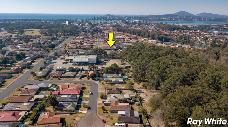 Photo - 2/2 Commodore Place, Tuncurry NSW 2428 - Image 7