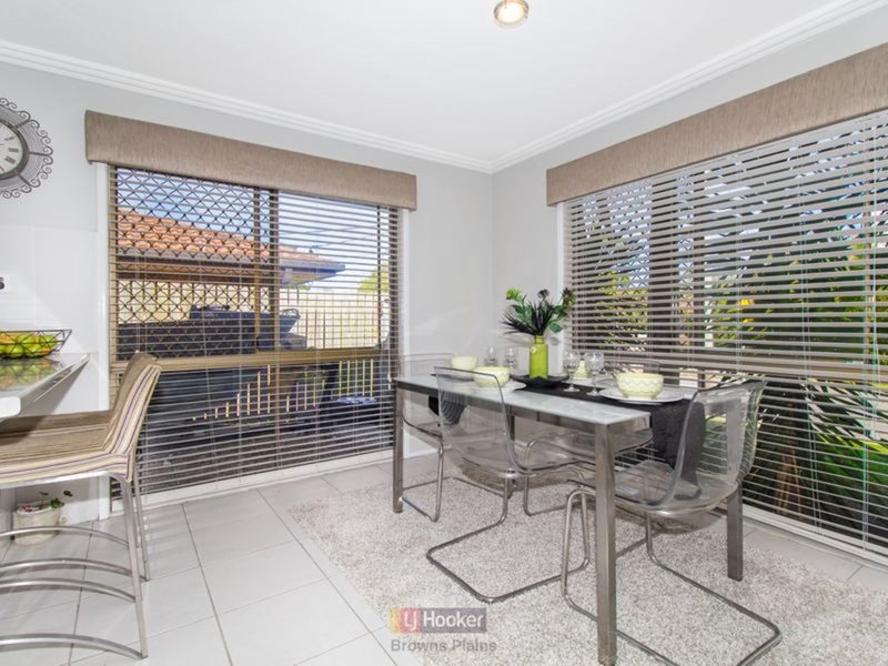 Photo - 22 Conifer Street, Hillcrest QLD 4118 - Image 9