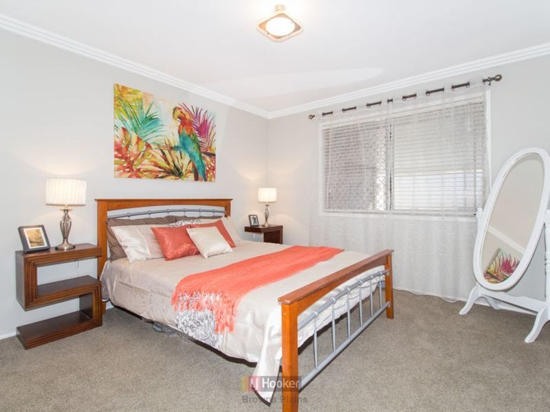 Photo - 22 Conifer Street, Hillcrest QLD 4118 - Image 12