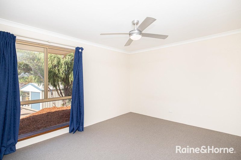 Photo - 22 Coote Place, Usher WA 6230 - Image 3