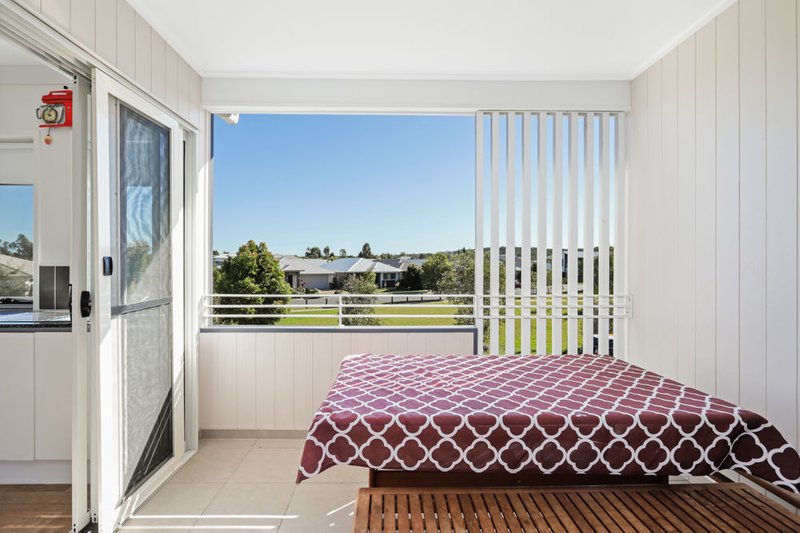 Photo - 22 Copper Crescent, Caloundra West QLD 4551 - Image 5