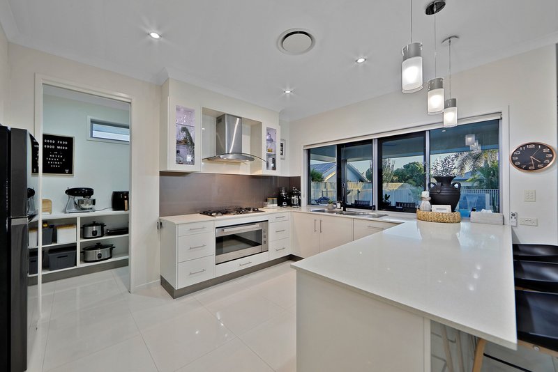 Photo - 22 Coral Garden Drive, Kalkie QLD 4670 - Image 4