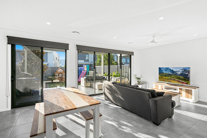 Photo - 22 Cormorant Way, Shell Cove NSW 2529 - Image 3