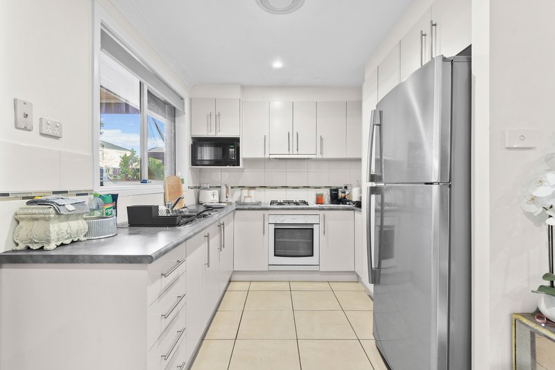 Photo - 2/2 Cornelian Ave , Eagle Vale NSW 2558 - Image 3