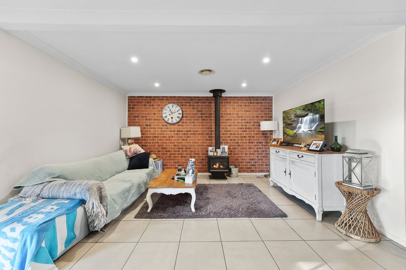 Photo - 2/2 Cornelian Avenue, Eagle Vale NSW 2558 - Image 3