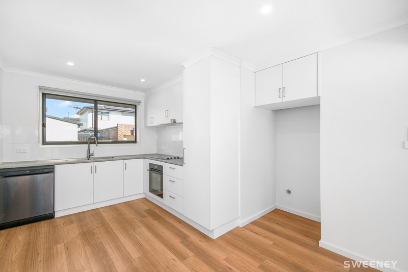 Photo - 2/2 Corrigan Avenue, Brooklyn VIC 3012 - Image 5