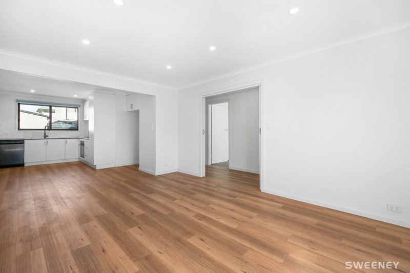 Photo - 2/2 Corrigan Avenue, Brooklyn VIC 3012 - Image 7