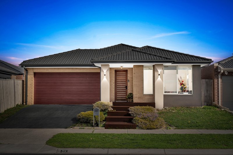 Photo - 22 Corroboree Street, Clyde North VIC 3978 - Image 12