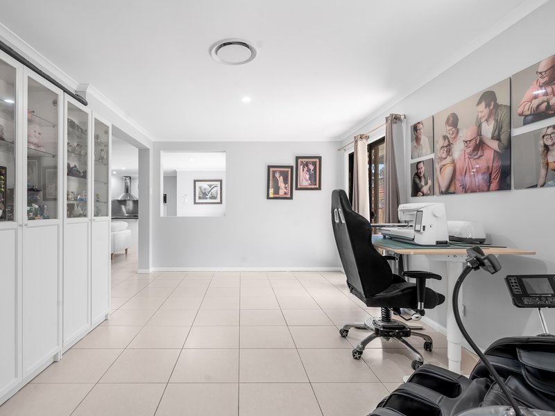Photo - 22 Coventina Crescent, Springfield Lakes QLD 4300 - Image 17