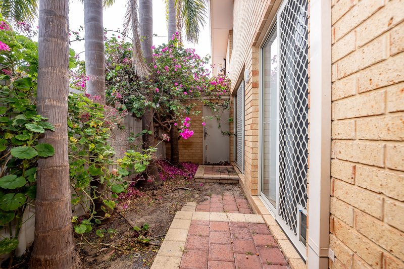 Photo - 2/2 Creery Street, Dudley Park WA 6210 - Image 9