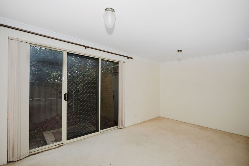 Photo - 2/2 Creery Street, Dudley Park WA 6210 - Image 12