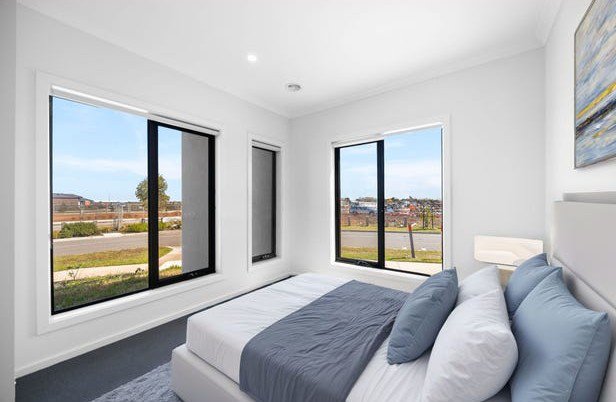 Photo - 22 Cremello Crescent, Tarneit VIC 3029 - Image 15
