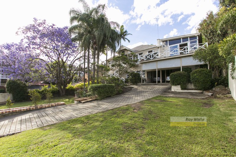 22 Crescent Road, Hamilton QLD 4007