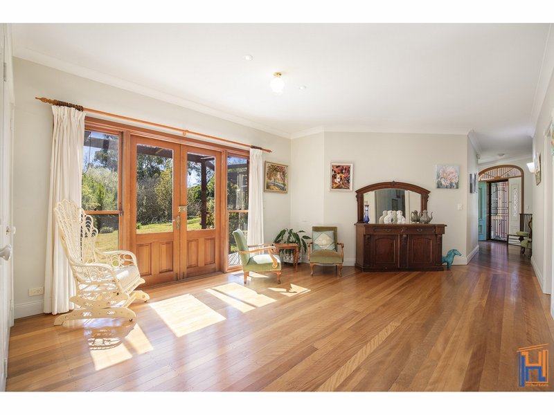 Photo - 22 Crest Road, Armidale NSW 2350 - Image 3