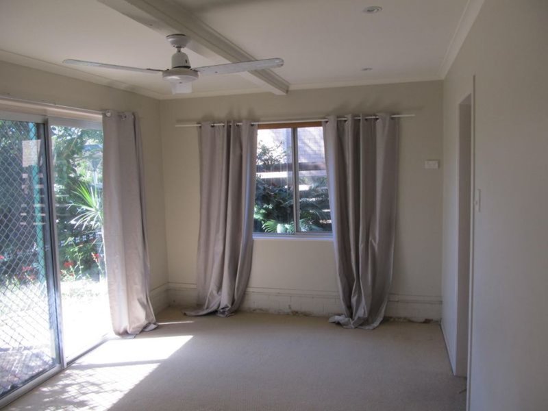 Photo - 22 Curlew Street, Woorim QLD 4507 - Image 3