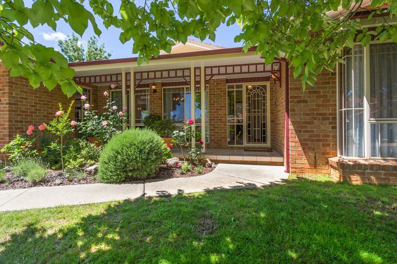 Photo - 22 Dandenong Court, Palmerston ACT 2913 - Image 4