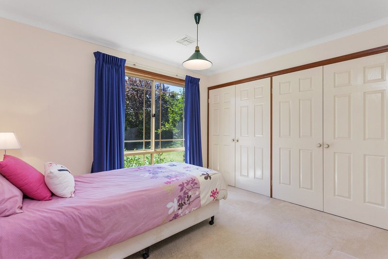 Photo - 22 Dandenong Court, Palmerston ACT 2913 - Image 15