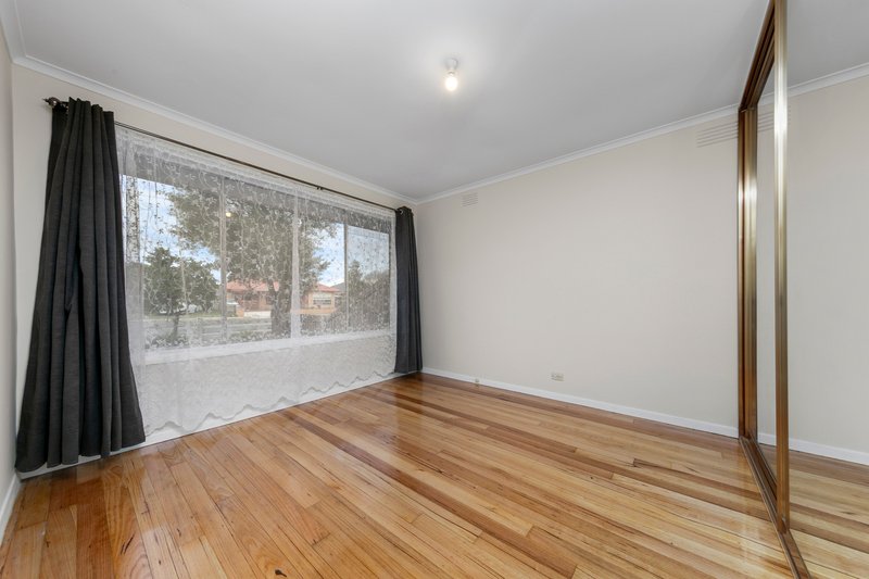 Photo - 22 Darebin Drive, Thomastown VIC 3074 - Image 5