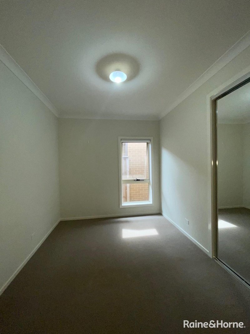 Photo - 22 Darrabarra Way, Rouse Hill NSW 2155 - Image 6