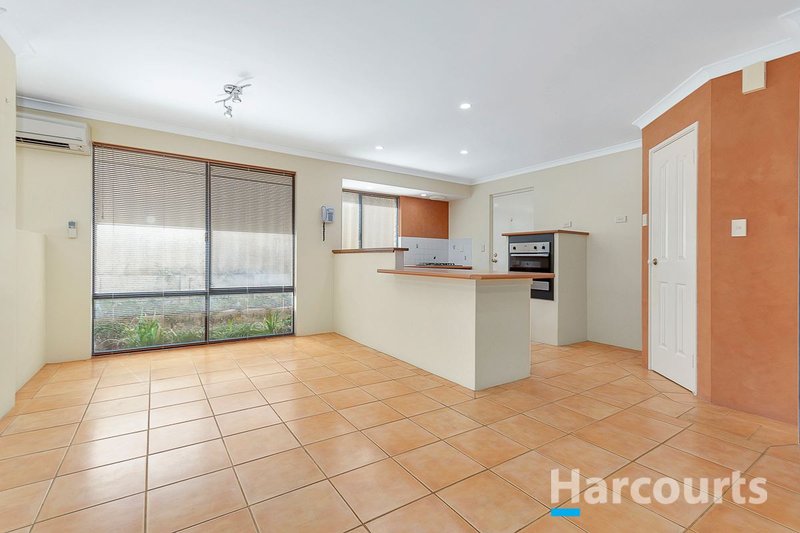 Photo - 22 De Crillon Way, Currambine WA 6028 - Image 5