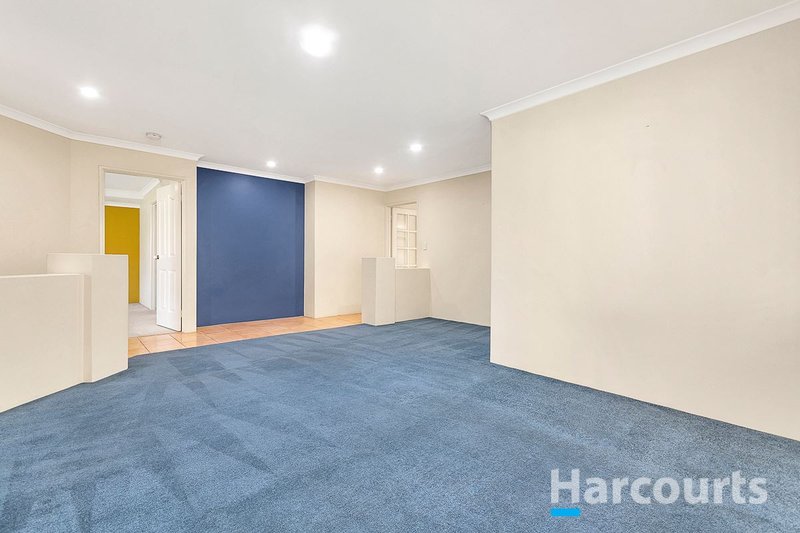 Photo - 22 De Crillon Way, Currambine WA 6028 - Image 16