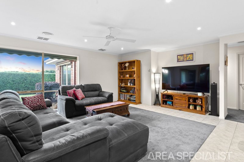 Photo - 22 Delgany Rise, Langwarrin VIC 3910 - Image 7