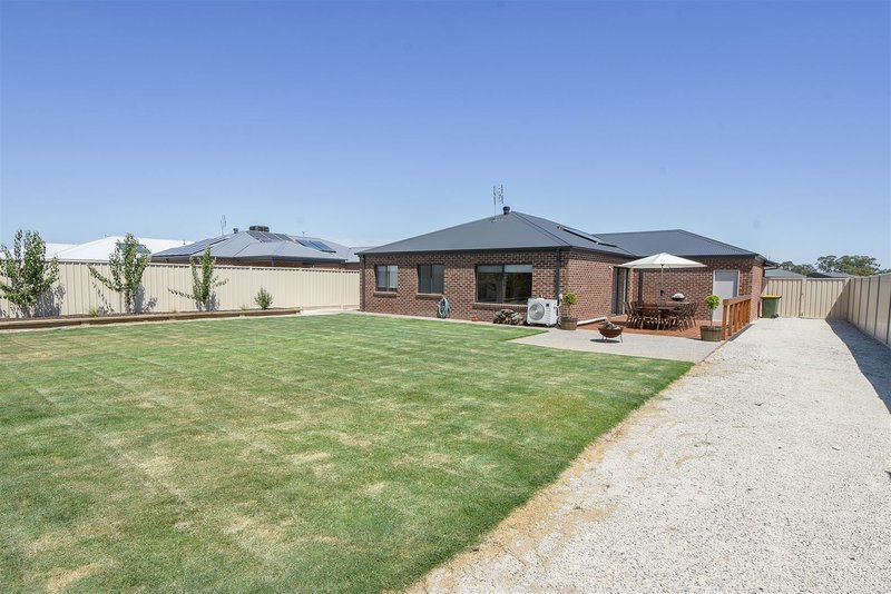 Photo - 22 Dellar Crescent, Horsham VIC 3400 - Image 14