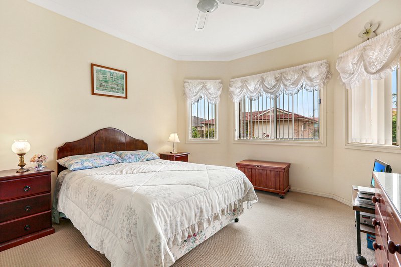 Photo - 22 Delmont Place, Kanahooka NSW 2530 - Image 5