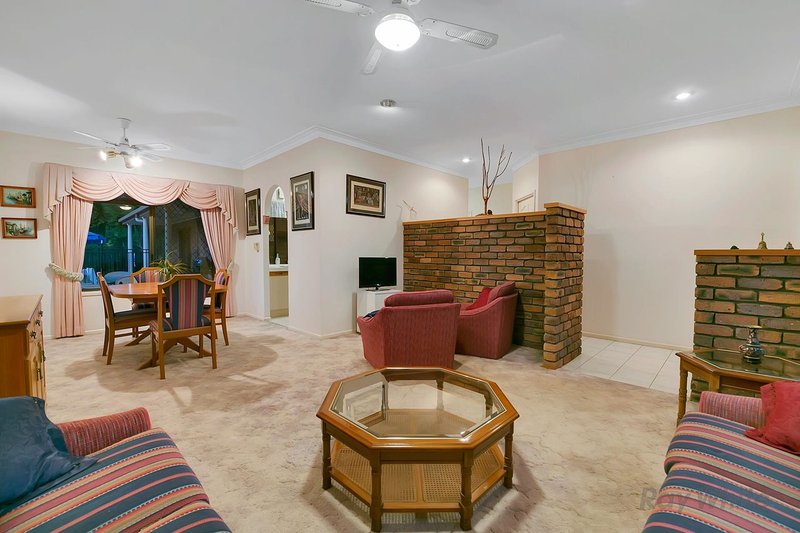 Photo - 22 Demigre Street, Eight Mile Plains QLD 4113 - Image 4