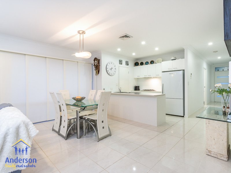 Photo - 22 Denham Crescent, North Lakes QLD 4509 - Image 4