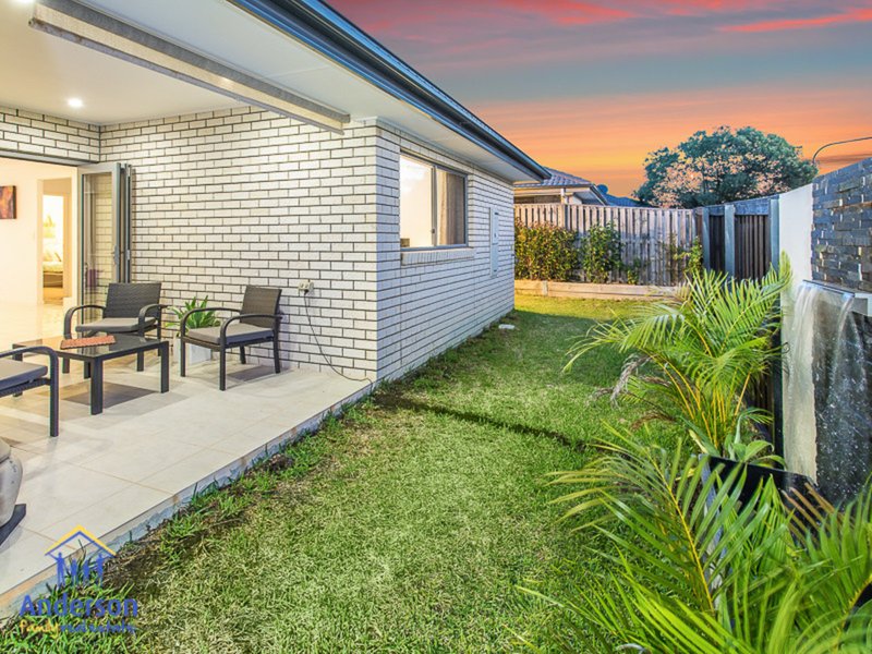 Photo - 22 Denham Crescent, North Lakes QLD 4509 - Image 7