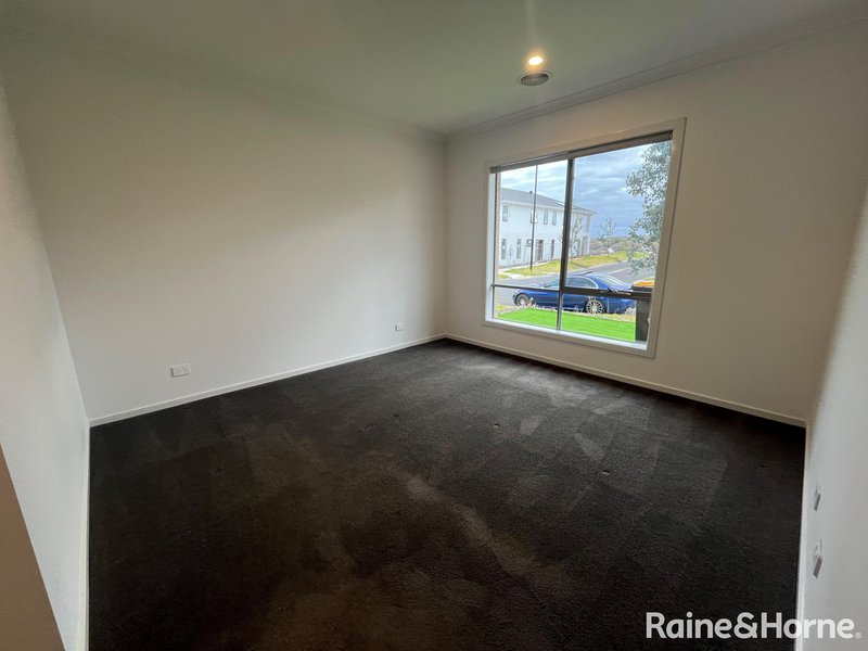 Photo - 22 Dolomites Drive, Truganina VIC 3029 - Image 6