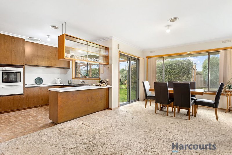 Photo - 22 Dover Street, Wendouree VIC 3355 - Image 5