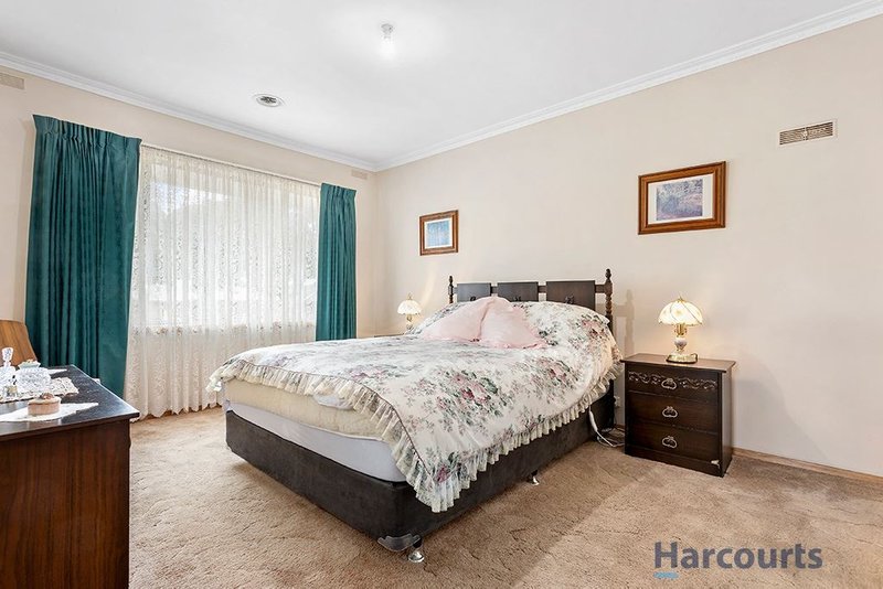 Photo - 22 Dover Street, Wendouree VIC 3355 - Image 8