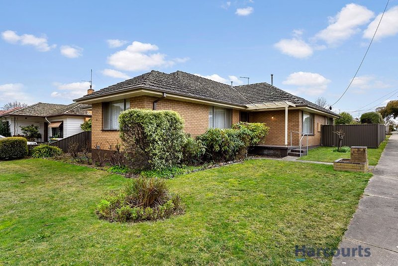 Photo - 22 Dover Street, Wendouree VIC 3355 - Image 13