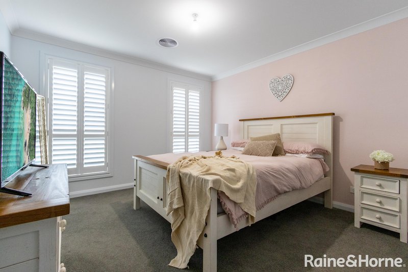 Photo - 22 Dovey Drive, Kelso NSW 2795 - Image 7