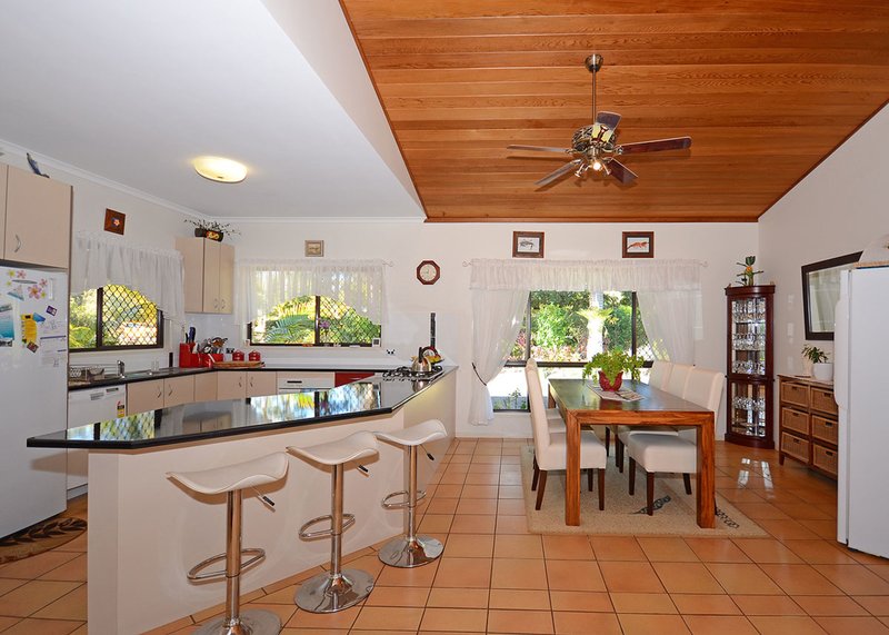 Photo - 22 Dreamtime Avenue, Burrum Heads QLD 4659 - Image 2